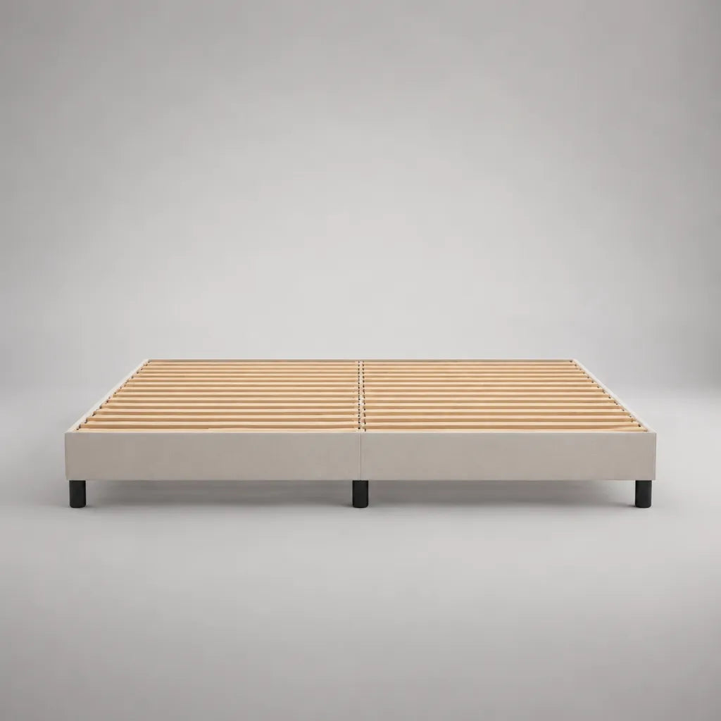 Bettgestell 180 × 200 cm mit Lattenrost, Polyesterbezug und Holzlamellen, Beige